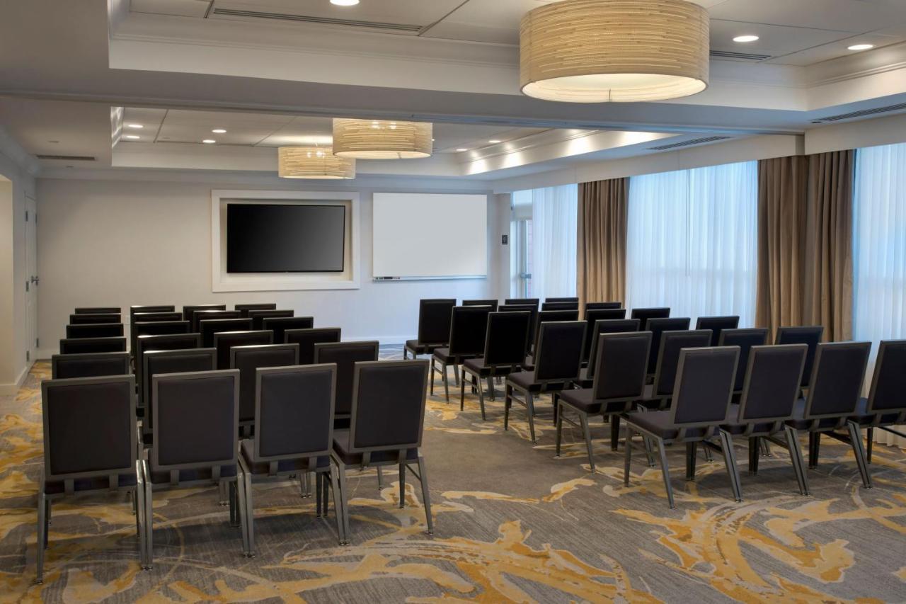 Hotel By Marriott New York Long Island East End Riverhead
